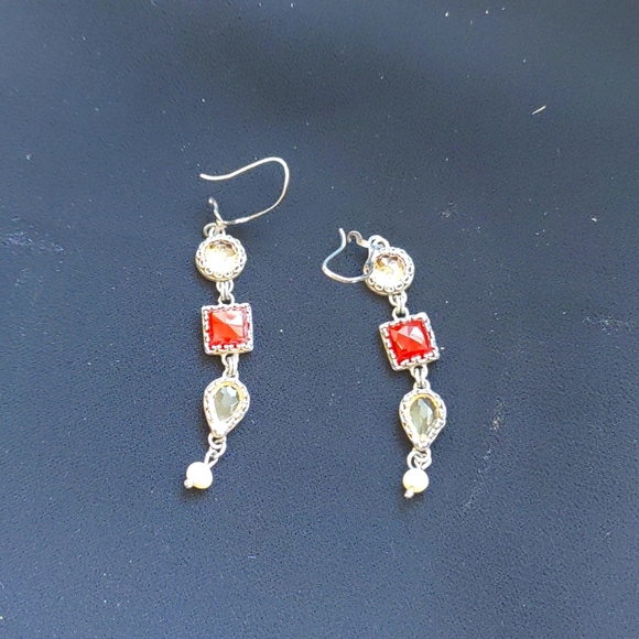 Beautiful long dangling earrings. - Picture 3 of 7